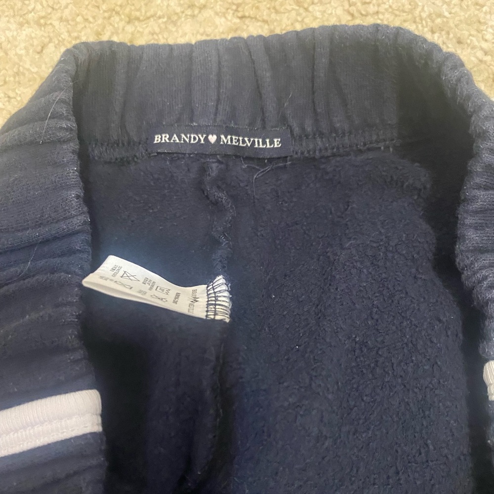 brandy melville sweat shorts - Picture 2 of 3
